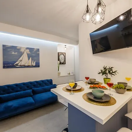 Angels-split **** Apartment
