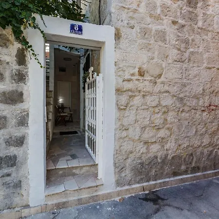 شقة Angels-split ****