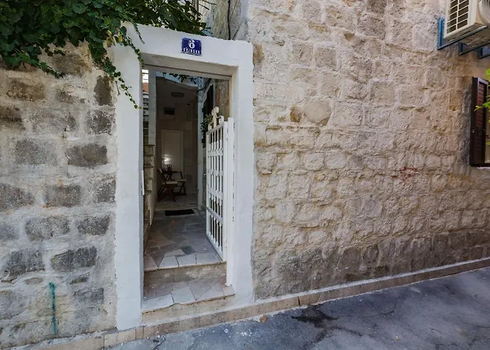 شقة Angels-split ****