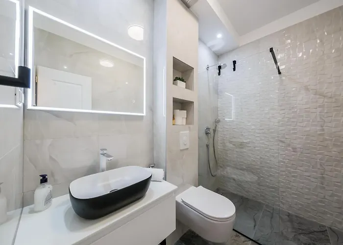 Apartment Angels-split **** Split